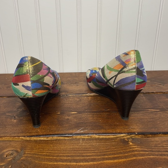 Apostrophe Women’s Multicolor Metallic Peep Toe Wedges - Picture 3 of 10